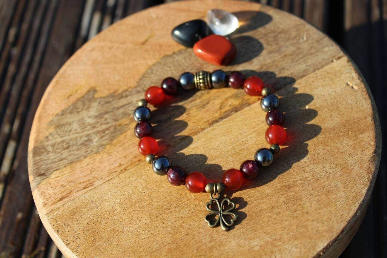 Bracelet pierres naturelles en Cornaline , Grenat , Hématite " Spécial Bélier "