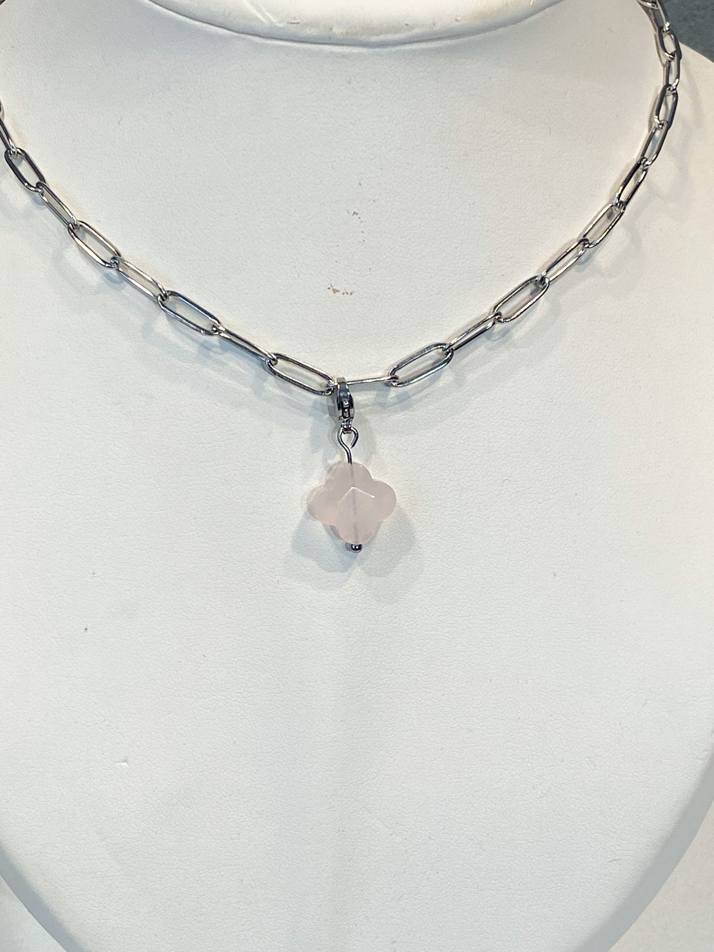 Charm trèfle Quartz rose