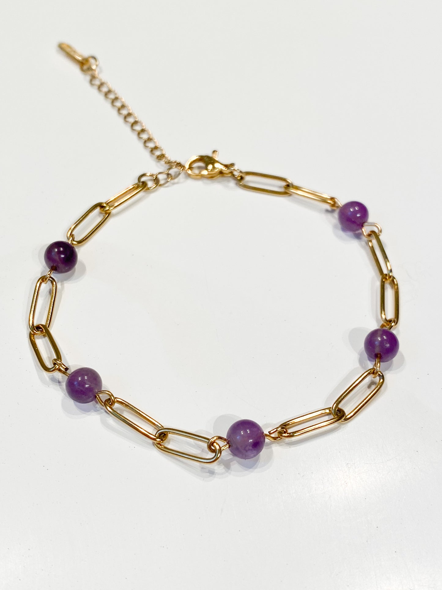 Bracelet Améthyste & Acier Inoxydable Doré – Pierre de Sérénité