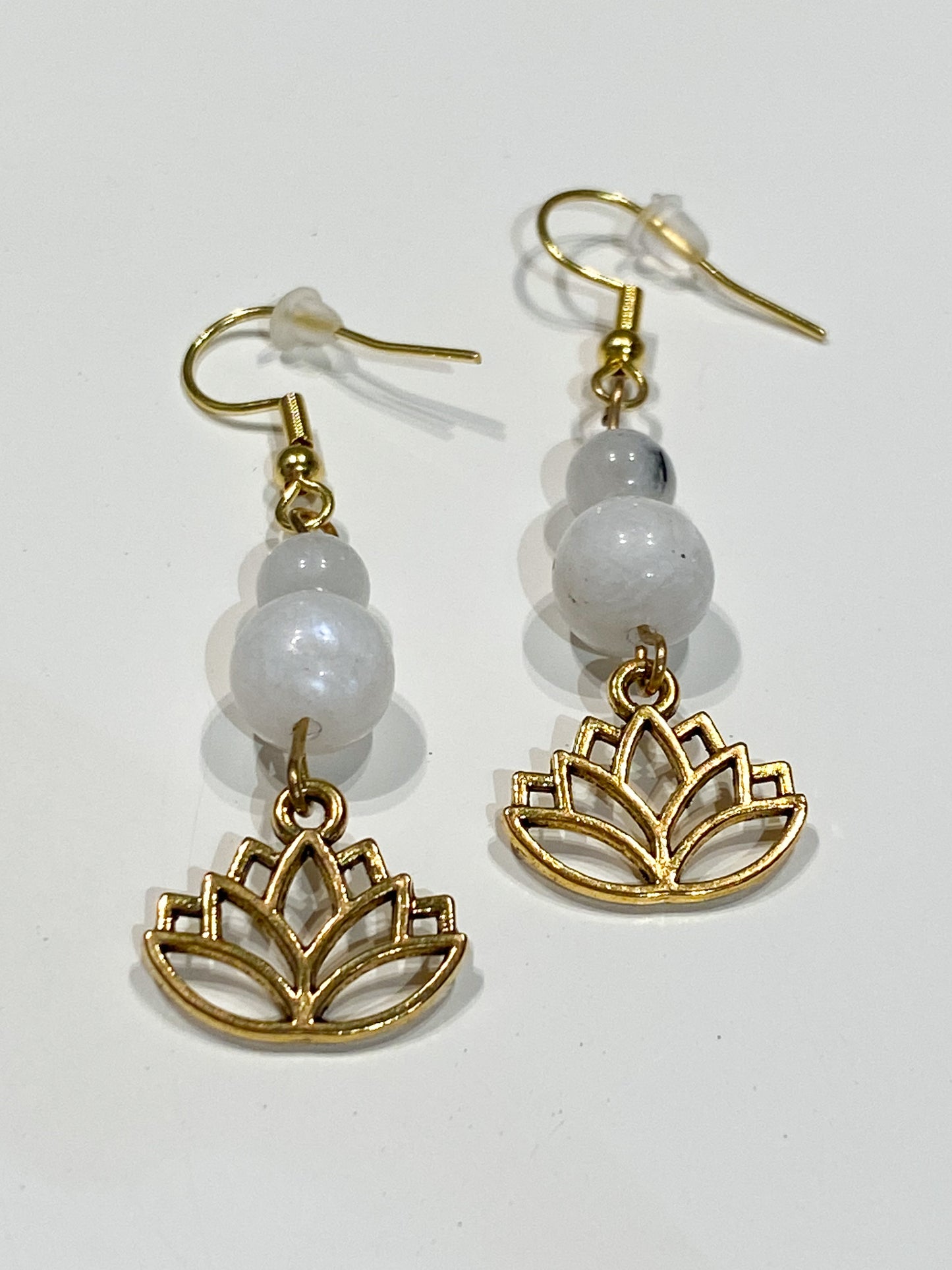 Boucles d'oreilles Pierre de Lune " Lotus"