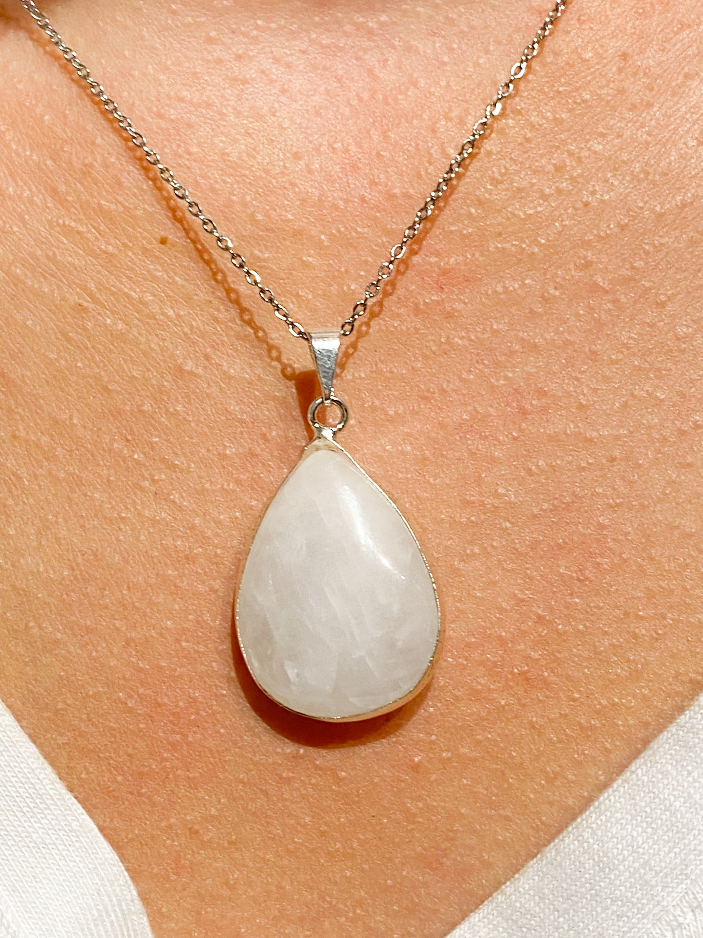 Collier Pierre de Lune Naturelle – Bijou Féminin en Acier Inoxydable Argenté