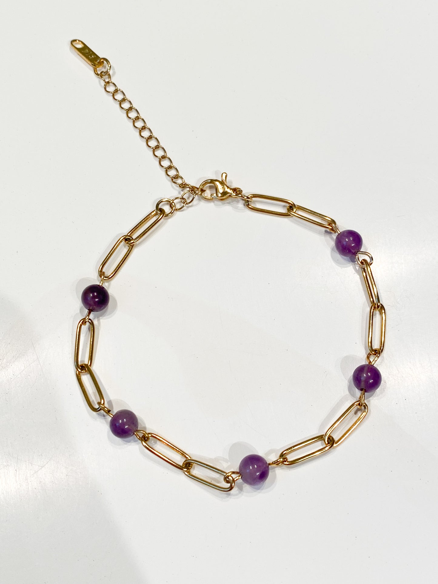 Bracelet Améthyste & Acier Inoxydable Doré – Pierre de Sérénité