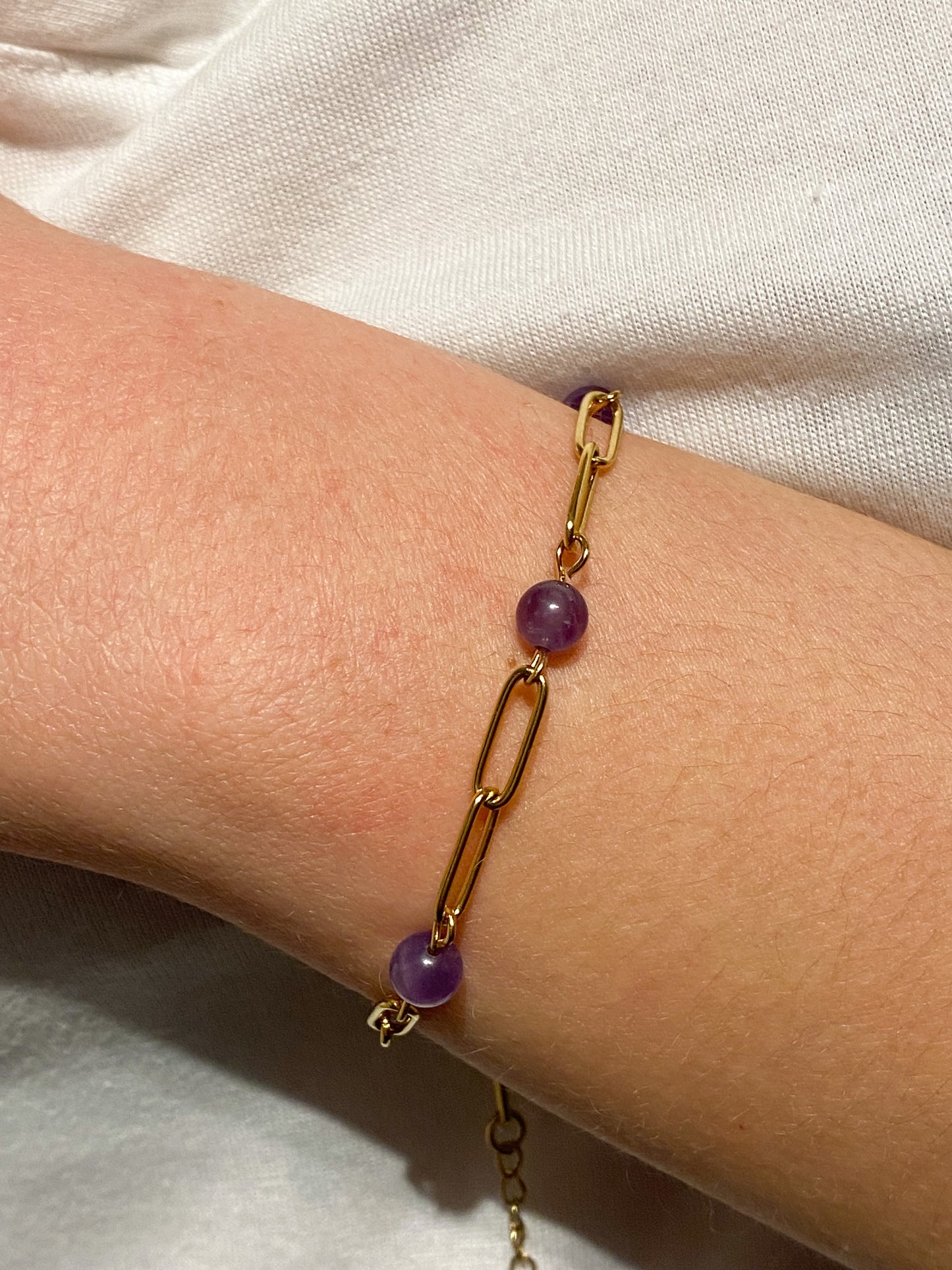Bracelet Améthyste & Acier Inoxydable Doré – Pierre de Sérénité
