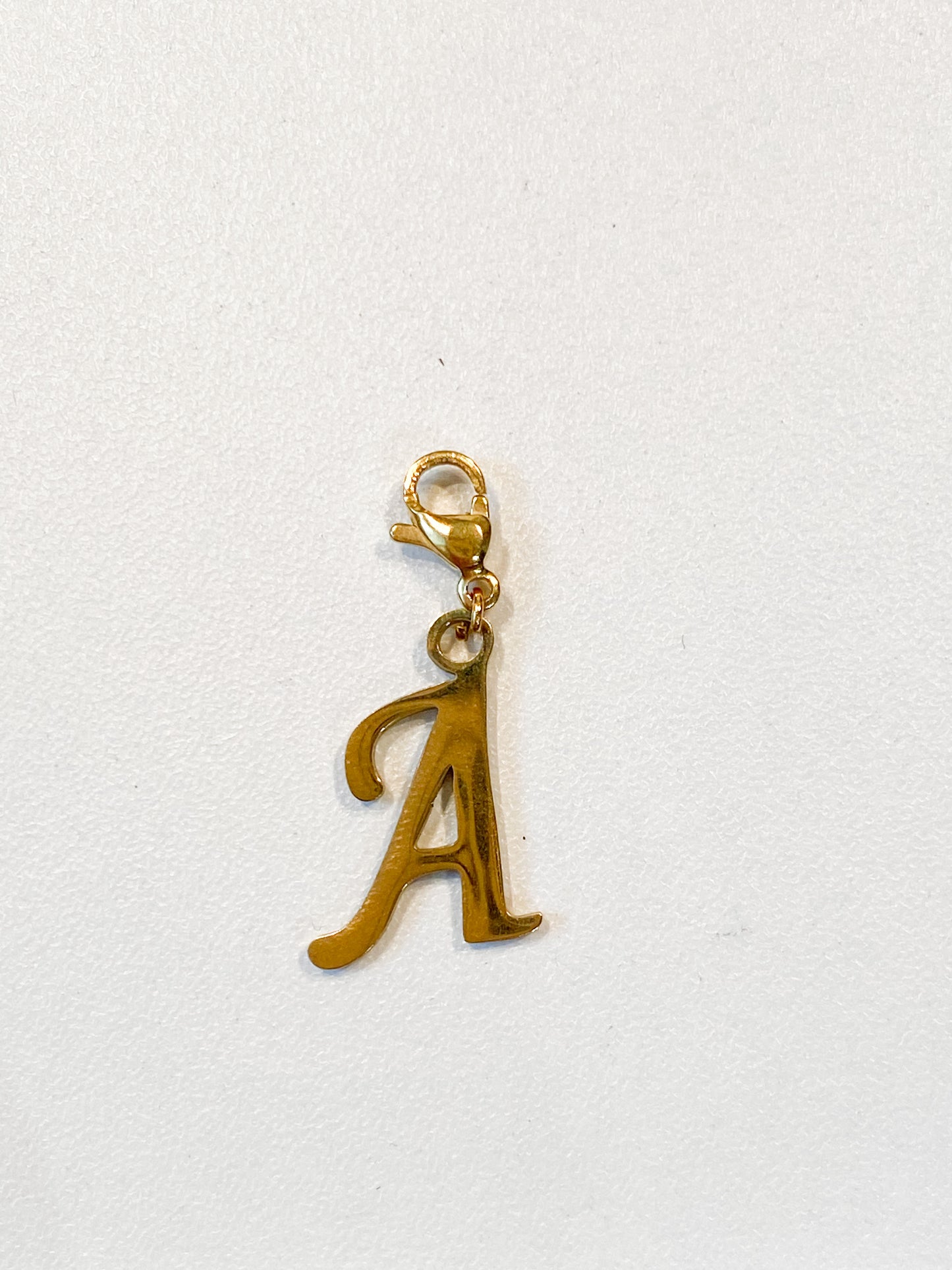 Charm lettre initiale doré