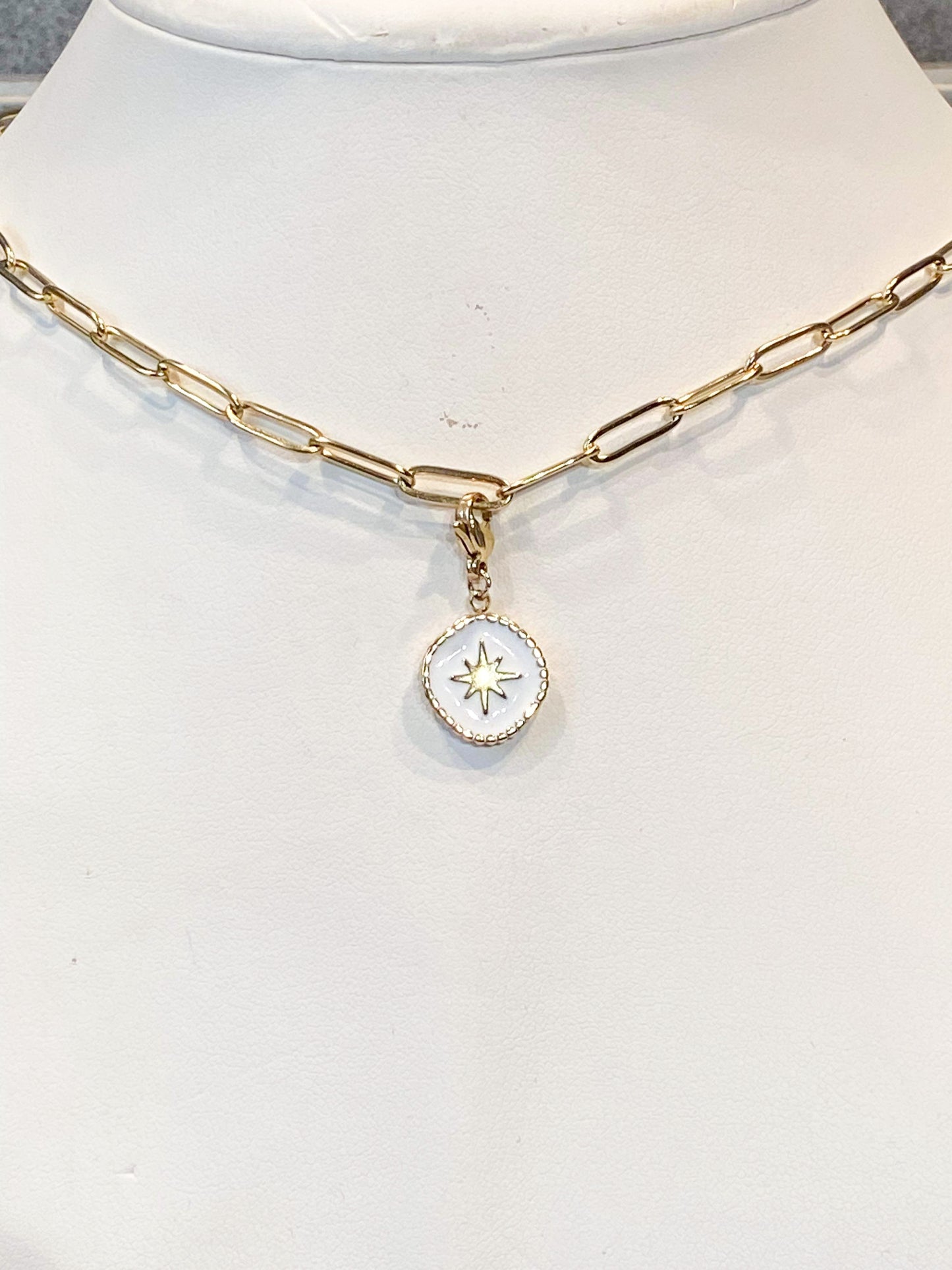 Charm étoile en acier inoxydable doré