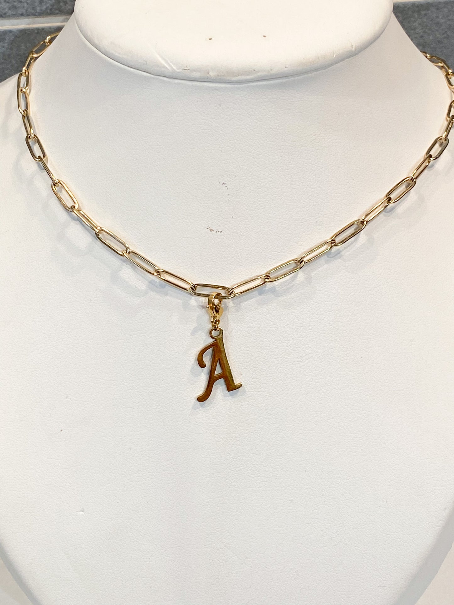 Charm lettre initiale doré