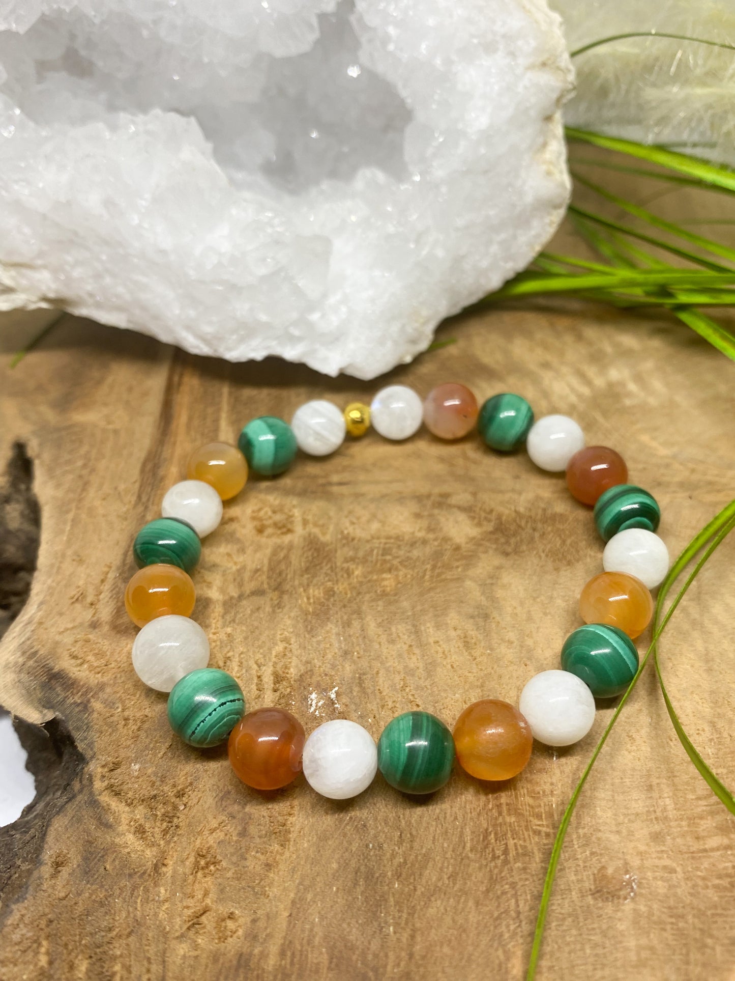 bracelet endométriose, pierre de lune , cornaline et malachite