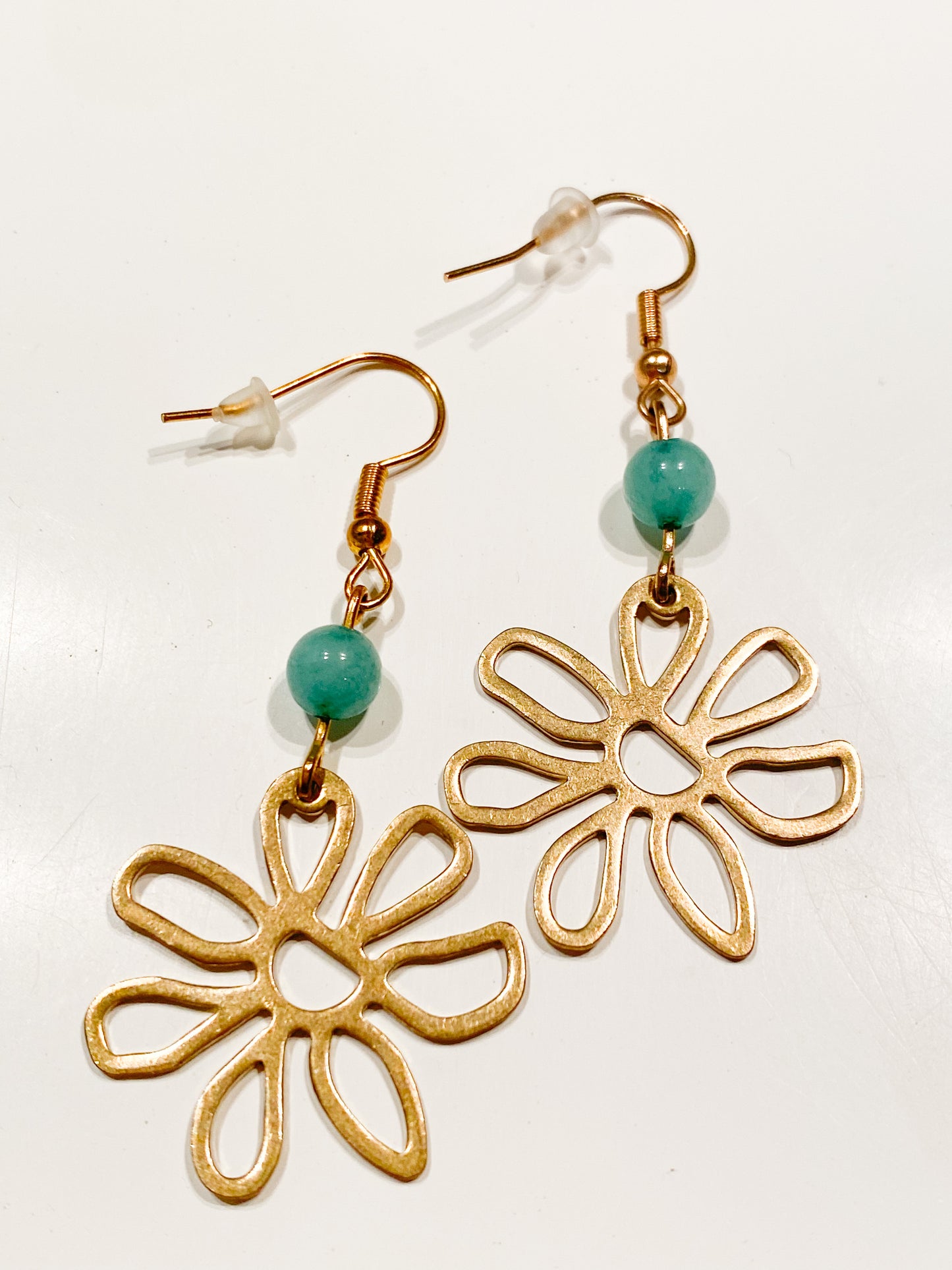 Boucles d'oreilles fleur avec pierre naturelle Amazonite