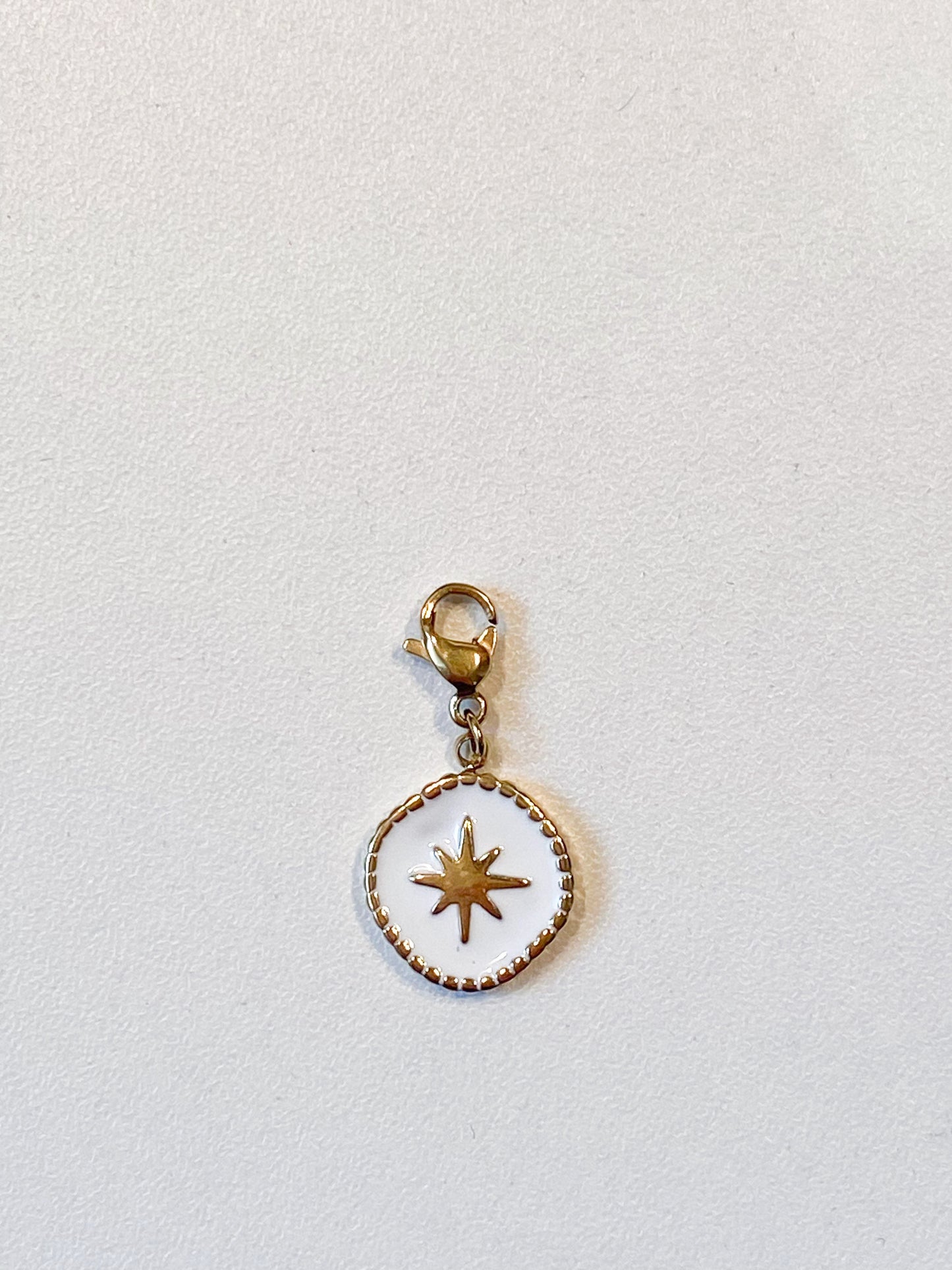 Charm étoile en acier inoxydable doré