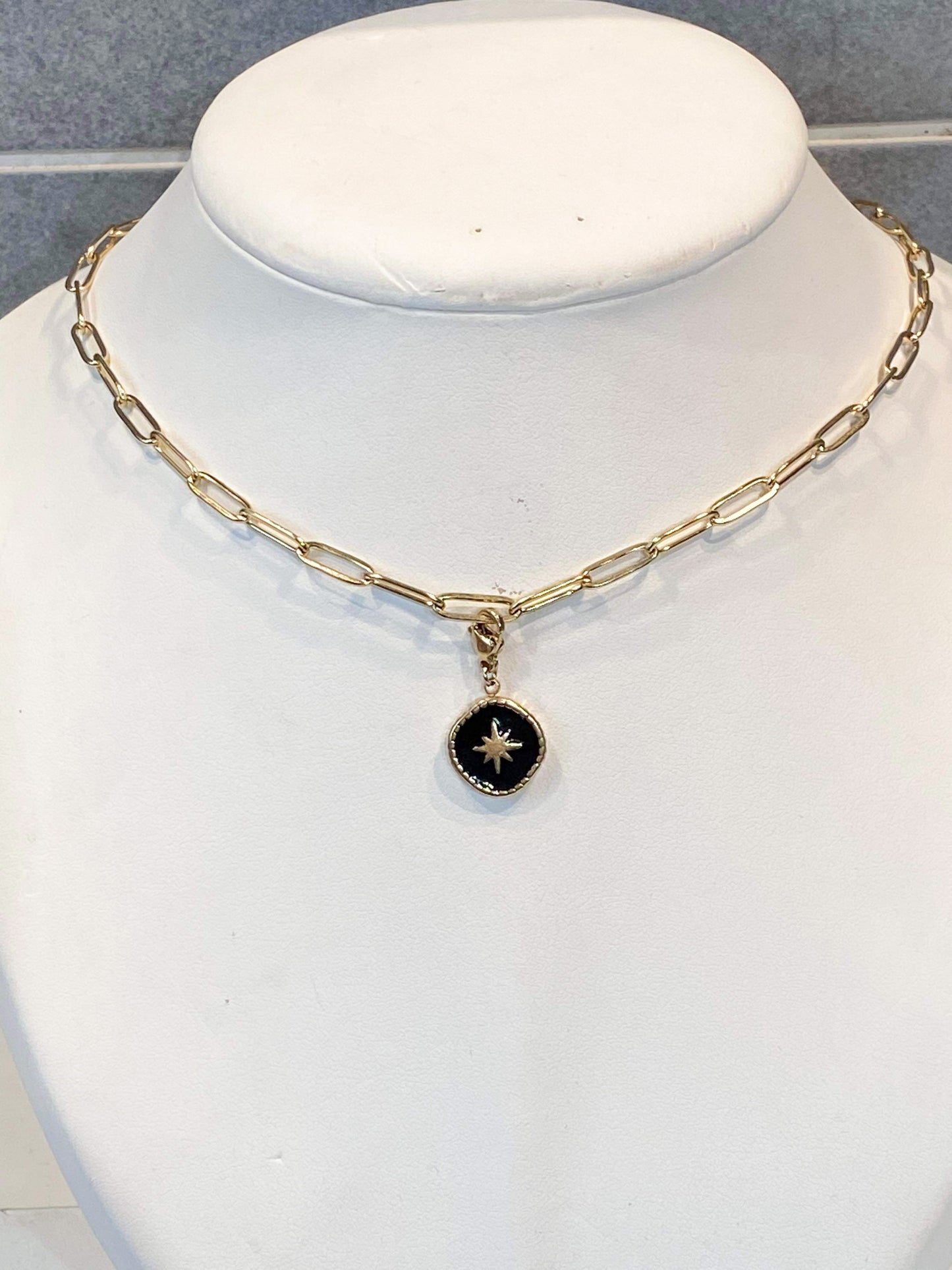 Charm étoile en acier inoxydable doré