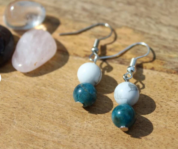 boucles d'oreille pierre naturelle apatite et howlite