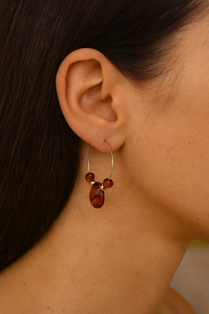 Boucles d’Oreilles Ambre & Acier Doré – Élégance Naturelle & Éclat Solaire