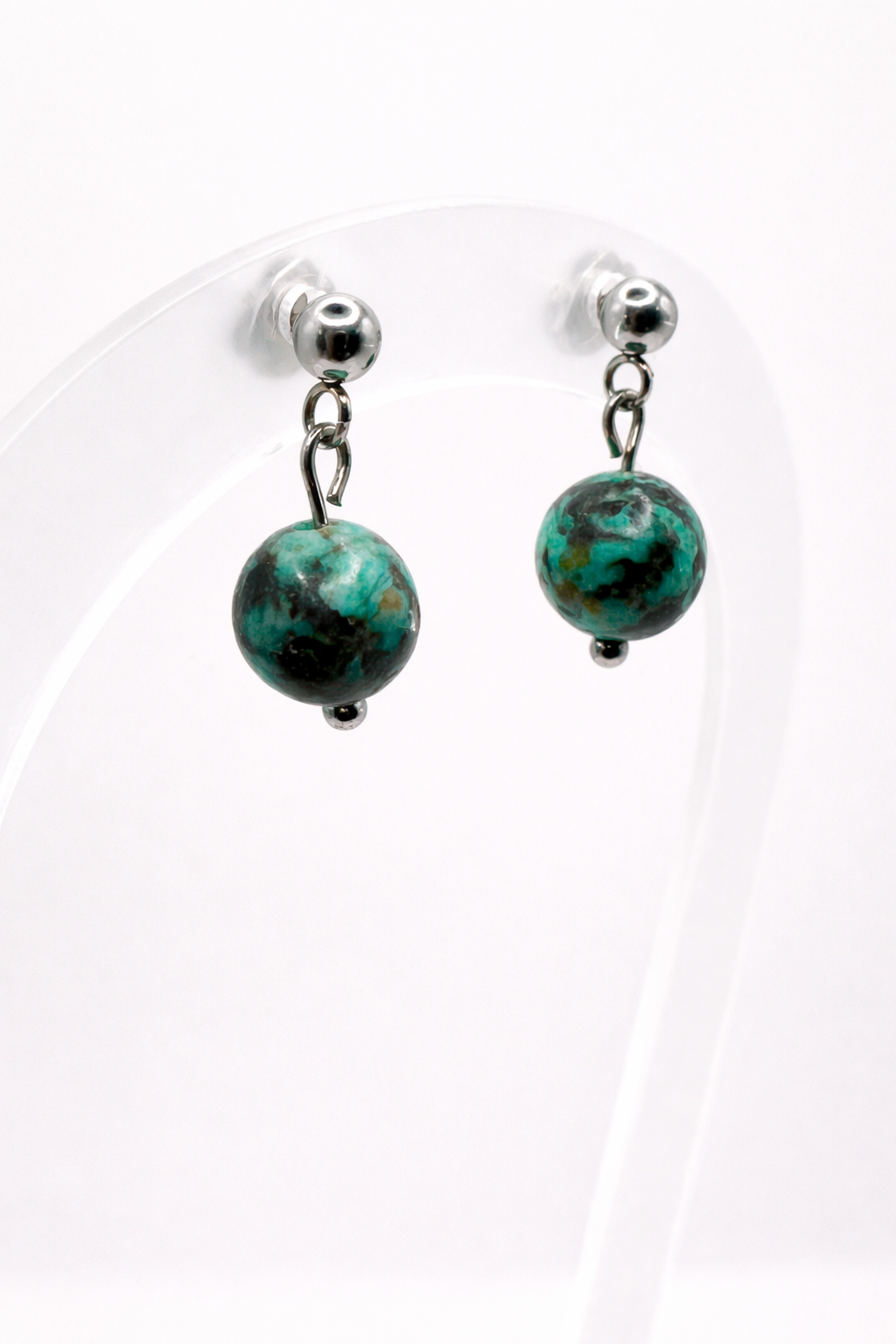 Boucles d’Oreilles Turquoise Naturelle en Acier Inoxydable Argenté – Bijou Énergétique Apaisant & Élégant