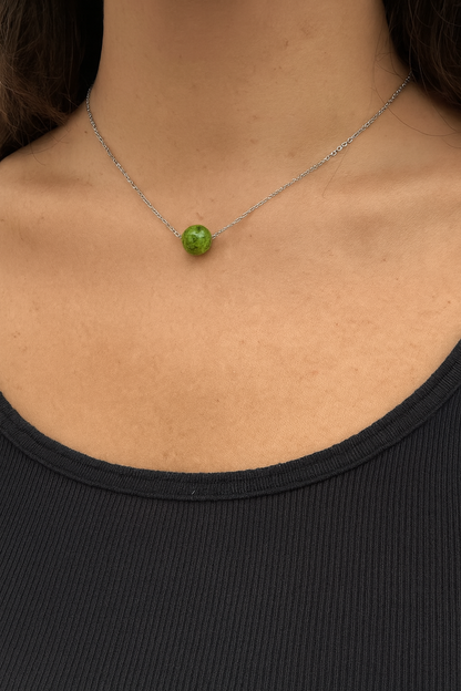 Collier en Péridot Naturel & Acier Argenté – Éclat, Vitalité & Protection Énergétique