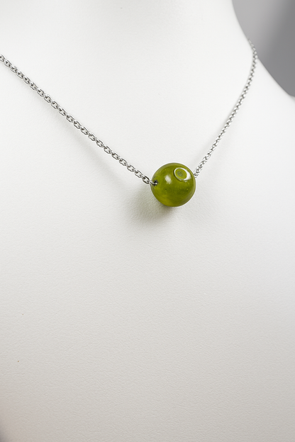 Collier en Péridot Naturel & Acier Argenté – Éclat, Vitalité & Protection Énergétique