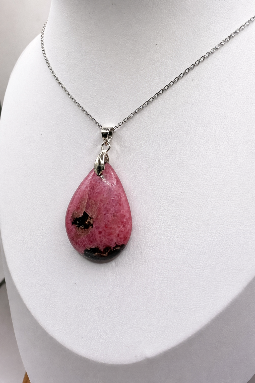 Collier en Thulite Rose – Pierre Naturelle de Confiance & Douceur Féminine