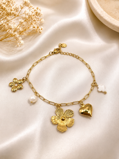Bracelet Fleur Femme – Perle de Nacre & Acier Inoxydable Doré | Bracelet Élégant en Pierre Naturelle