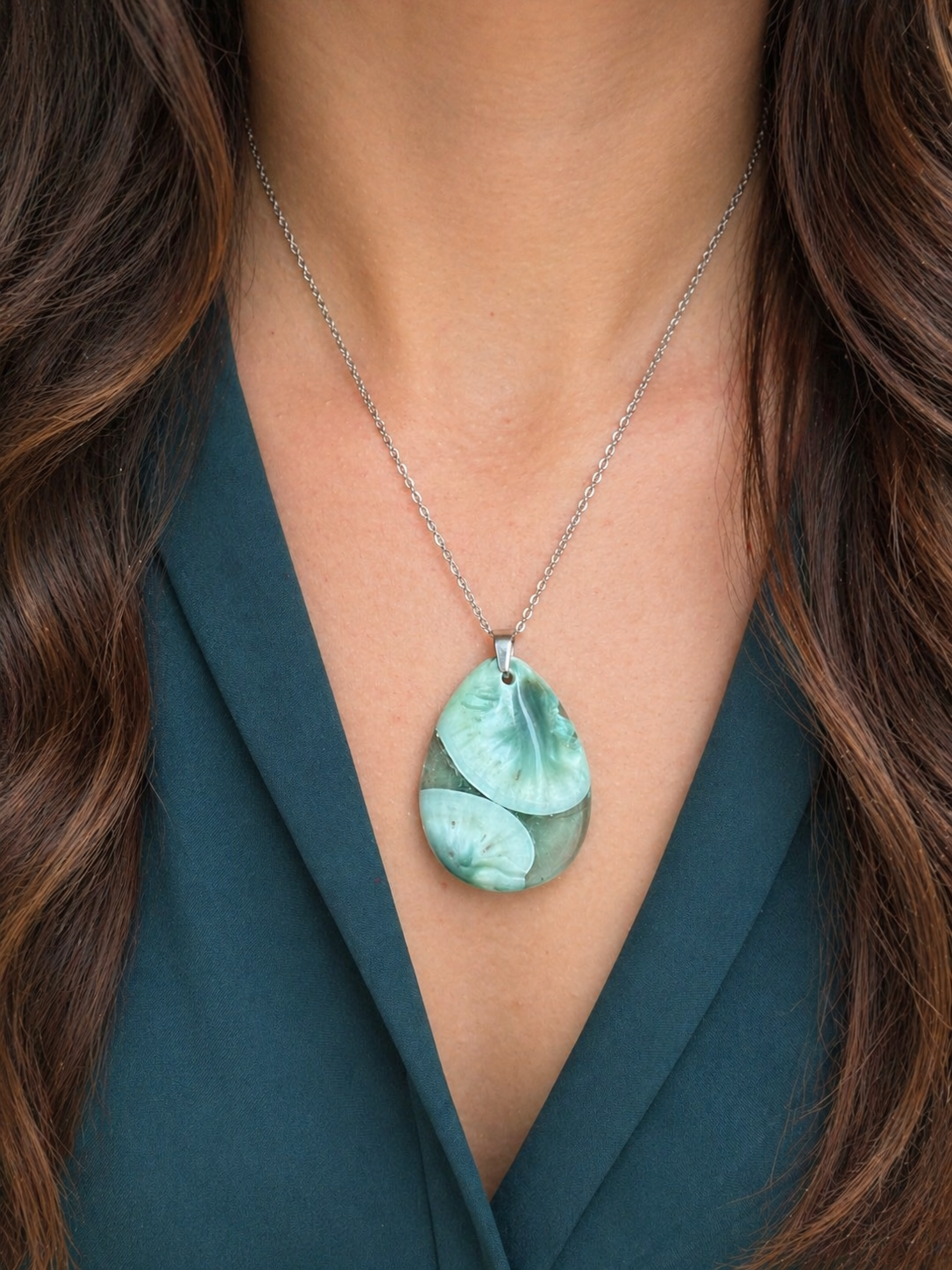 Collier agate fleur pierre naturelle en acier inoxydable argenté – collier femme élégant et apaisant