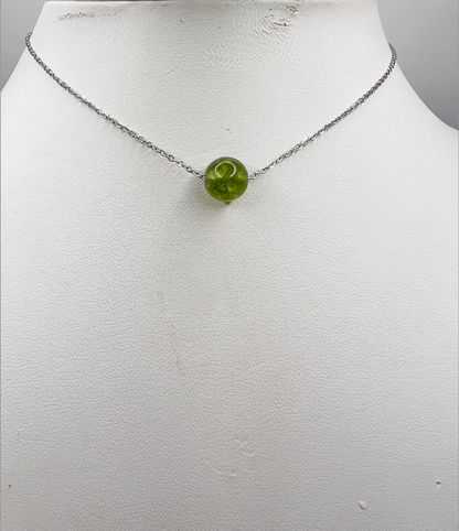 Collier en Péridot Naturel & Acier Argenté – Éclat, Vitalité & Protection Énergétique