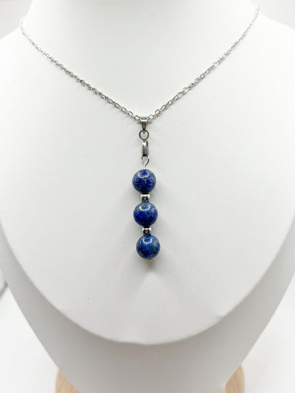 Collier en lapis-lazuli et acier argenté – collier femme pierre naturelle bleu – bijou protection, anti-stress et bien-être