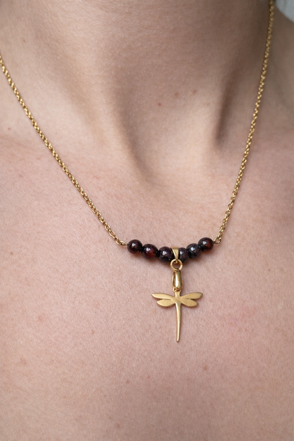 Collier Grenat Naturel & Acier Doré – Bijou Énergétique Élégant