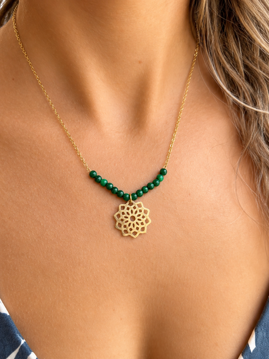 Collier en Malachite et Acier Inoxydable : Éclat Naturel et Résistance Moderne