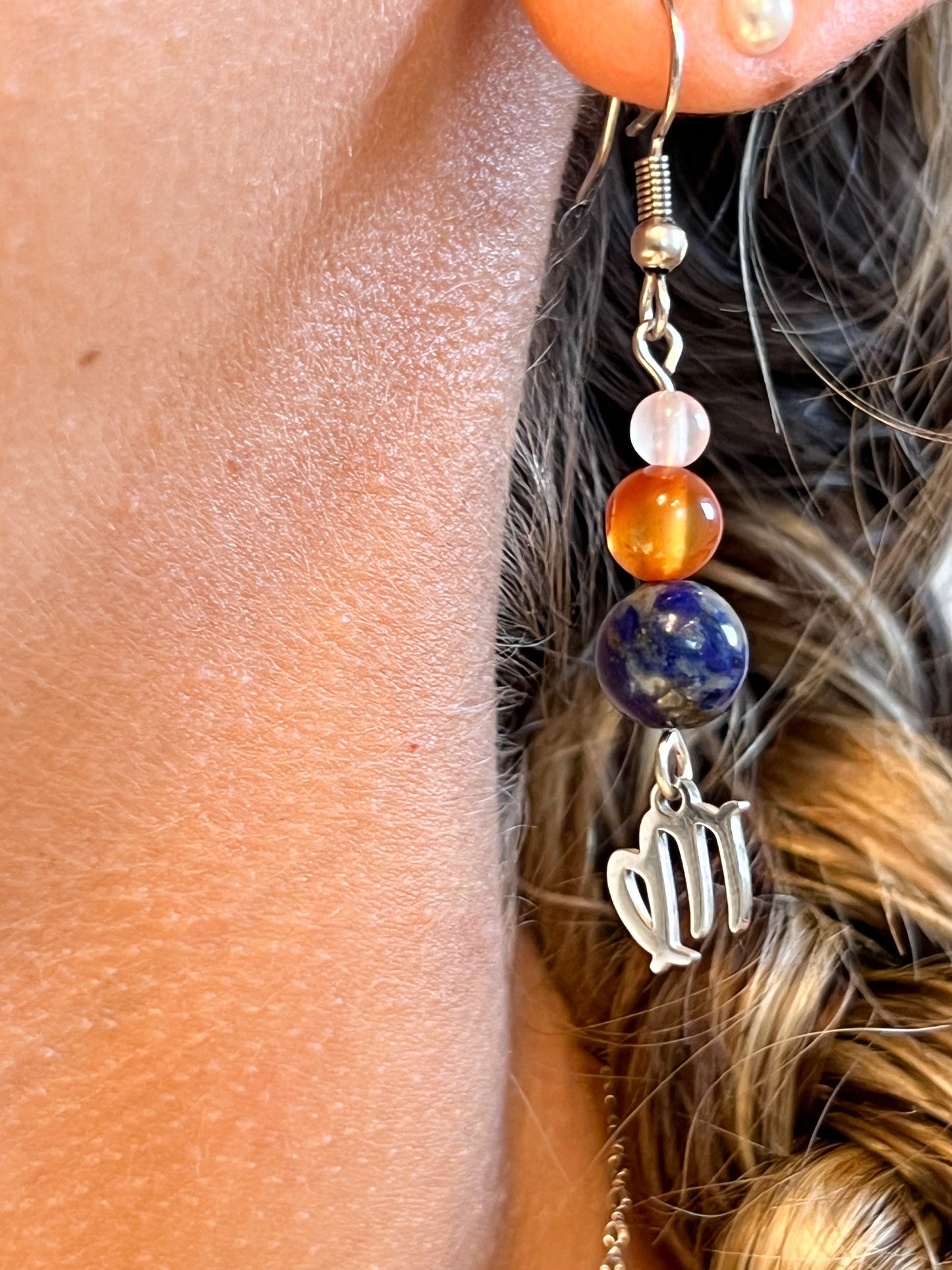 Boucles d'Oreilles Astro Vierge en Acier Inoxydable avec Quartz Rose, Cornaline et Lapis Lazuli