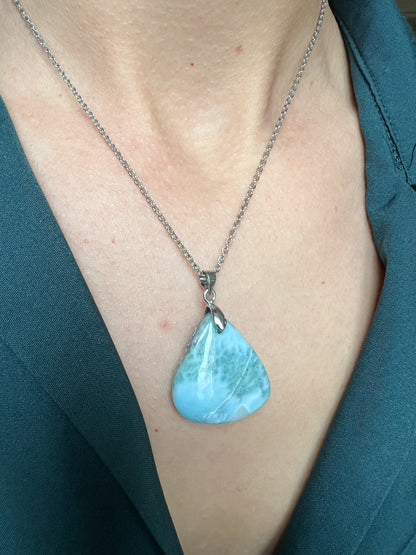 COLLIER LARIMAR VÉRITABLE – PIERRE NATURELLE BLEUE & ÉNERGIE APAISANTE