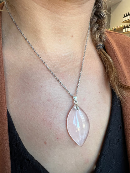 Collier quartz rose femme en acier inoxydable argenté – bijou pierre naturelle amour