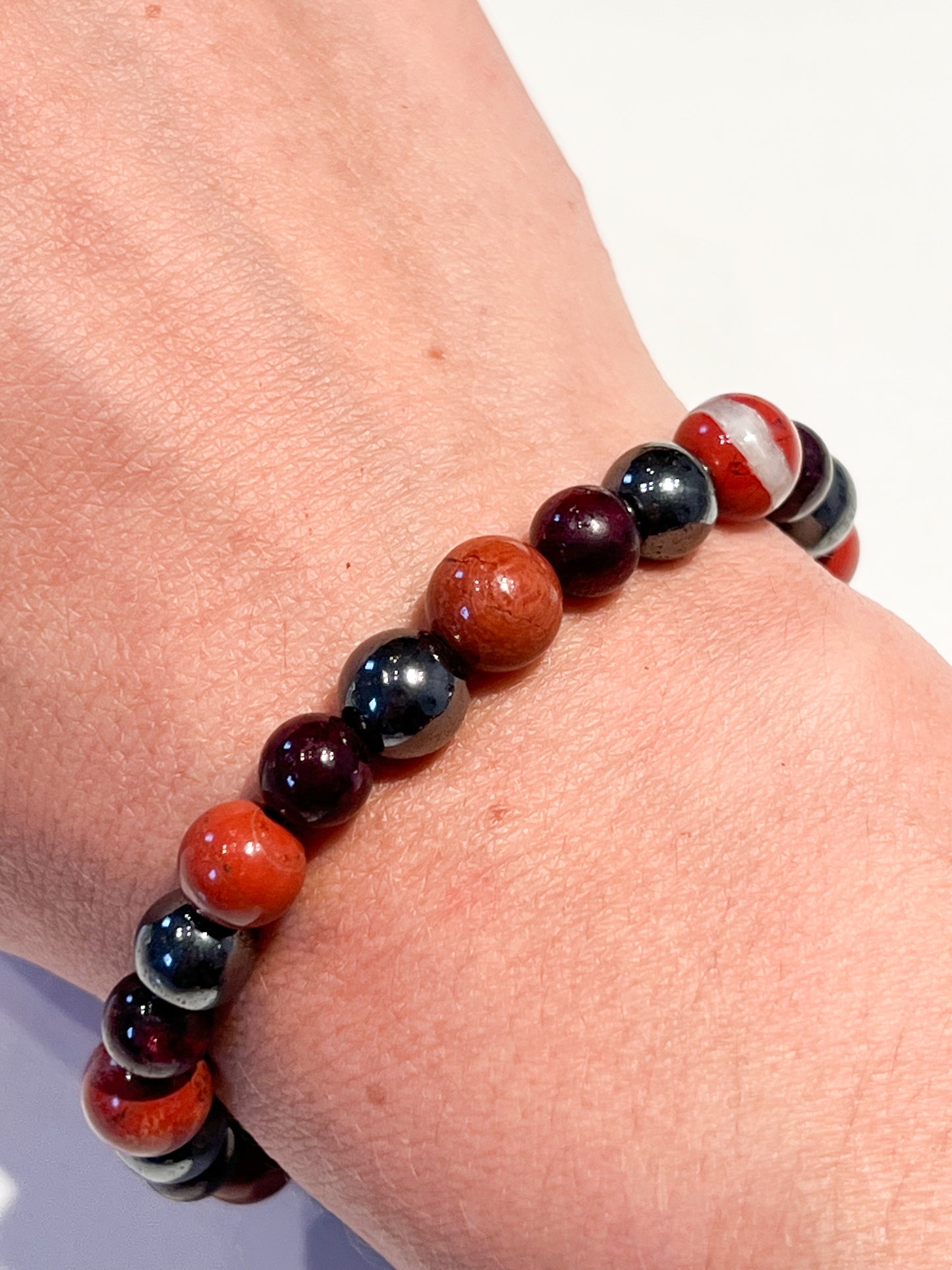 Bracelet Astro Bélier: Harmonisez vos énergies avec Cornaline, grenat et Hématite!