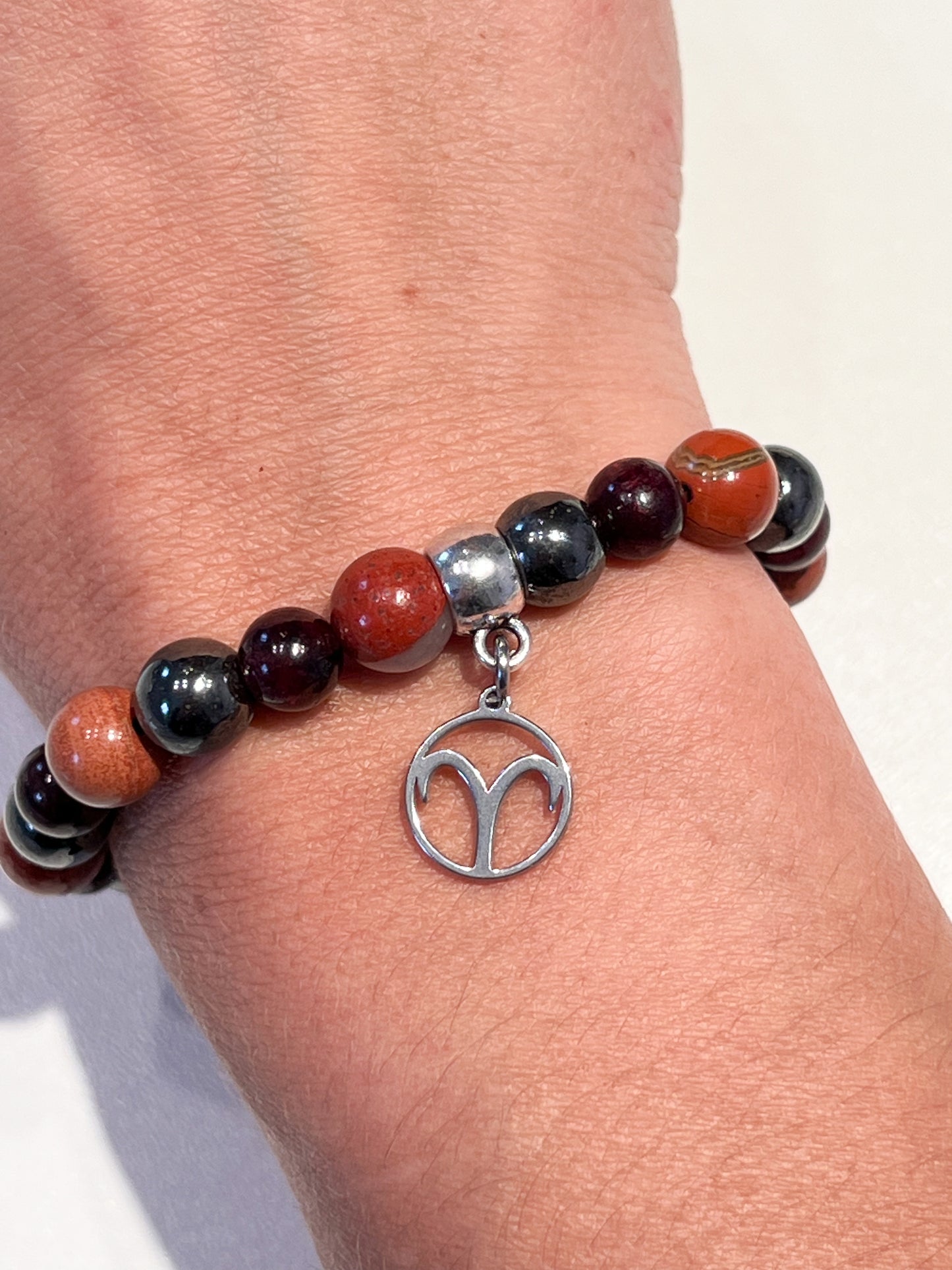 Bracelet Astro Bélier: Harmonisez vos énergies avec Cornaline, grenat et Hématite!