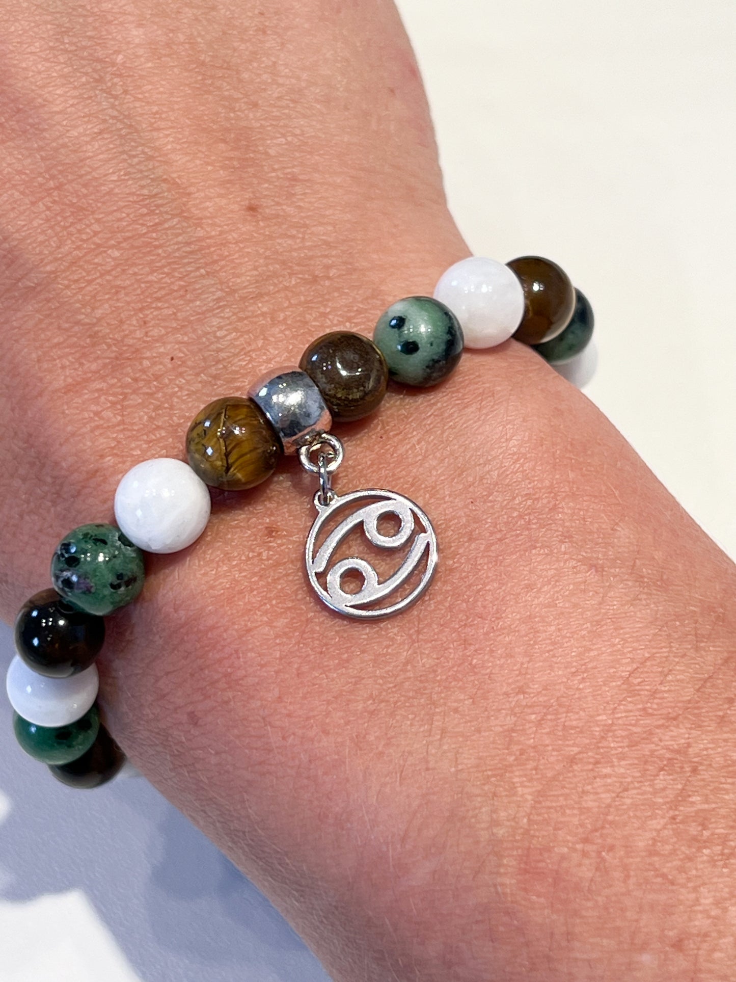 Bracelet Zodiaque Cancer en Pierre de Lune, Œil de Tigre et Rubis Zoisite : Protection et Équilibre