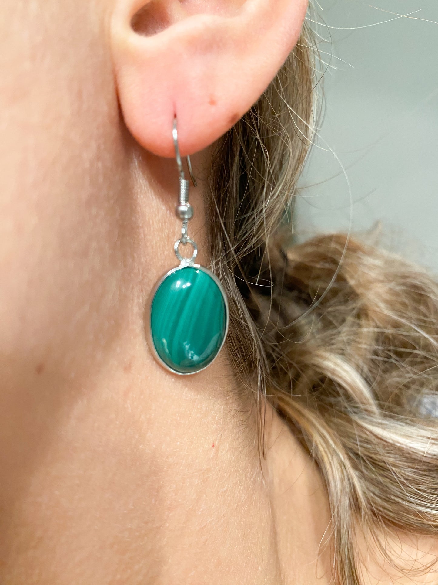 Boucles d'Oreille en Malachite : Harmonisez votre Style avec l'Énergie de la Nature