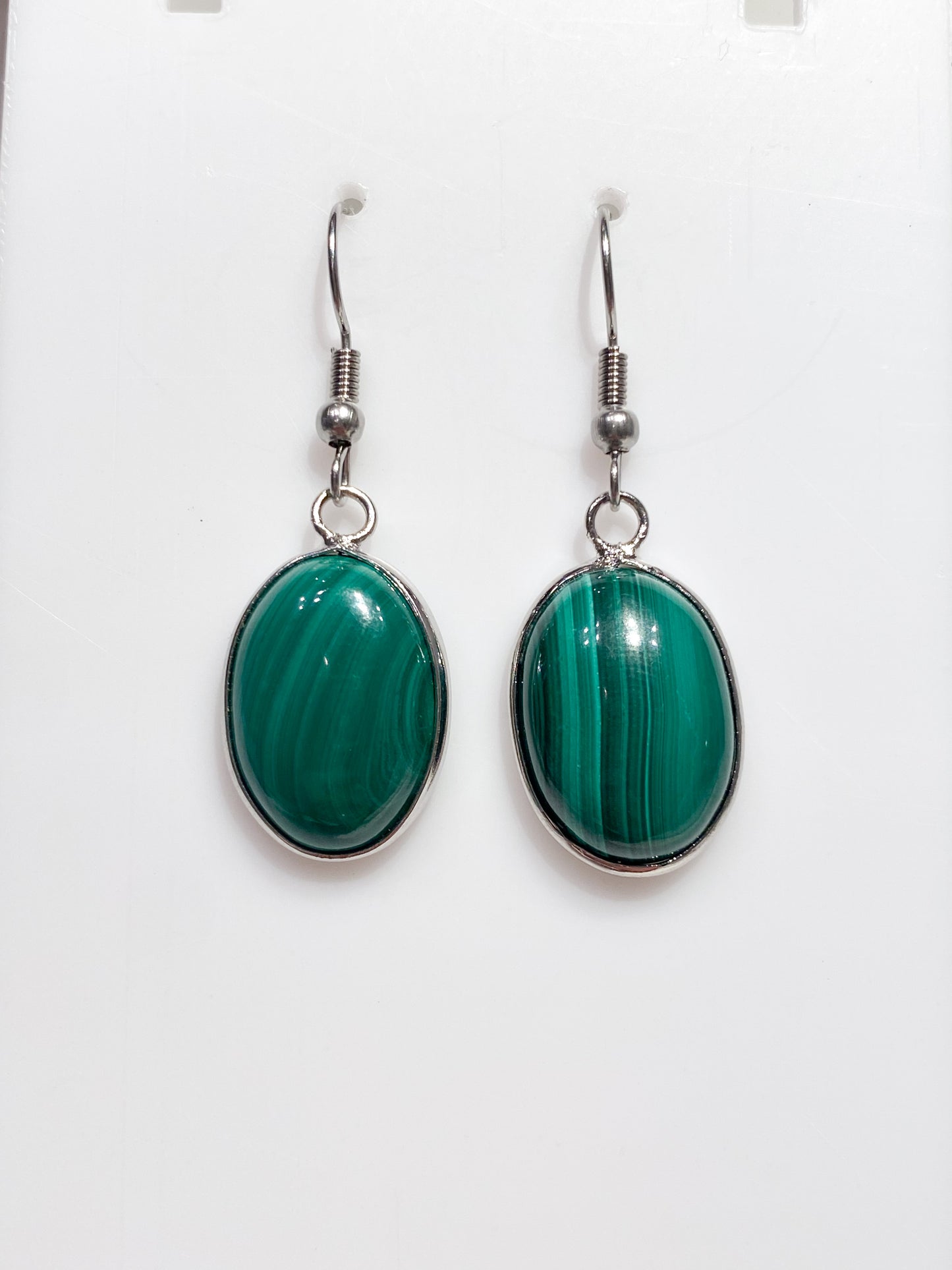 Boucles d'Oreille en Malachite : Harmonisez votre Style avec l'Énergie de la Nature