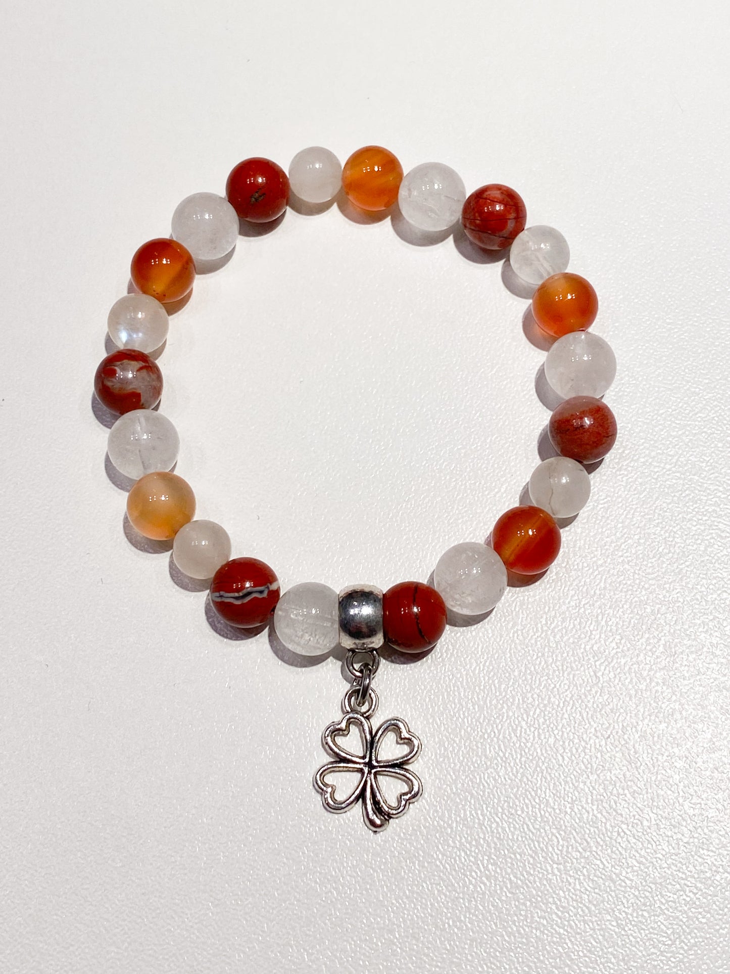 Fertilité épanouie : Bracelet pierre de lune, jaspe rouge, cristal de roche et cornaline