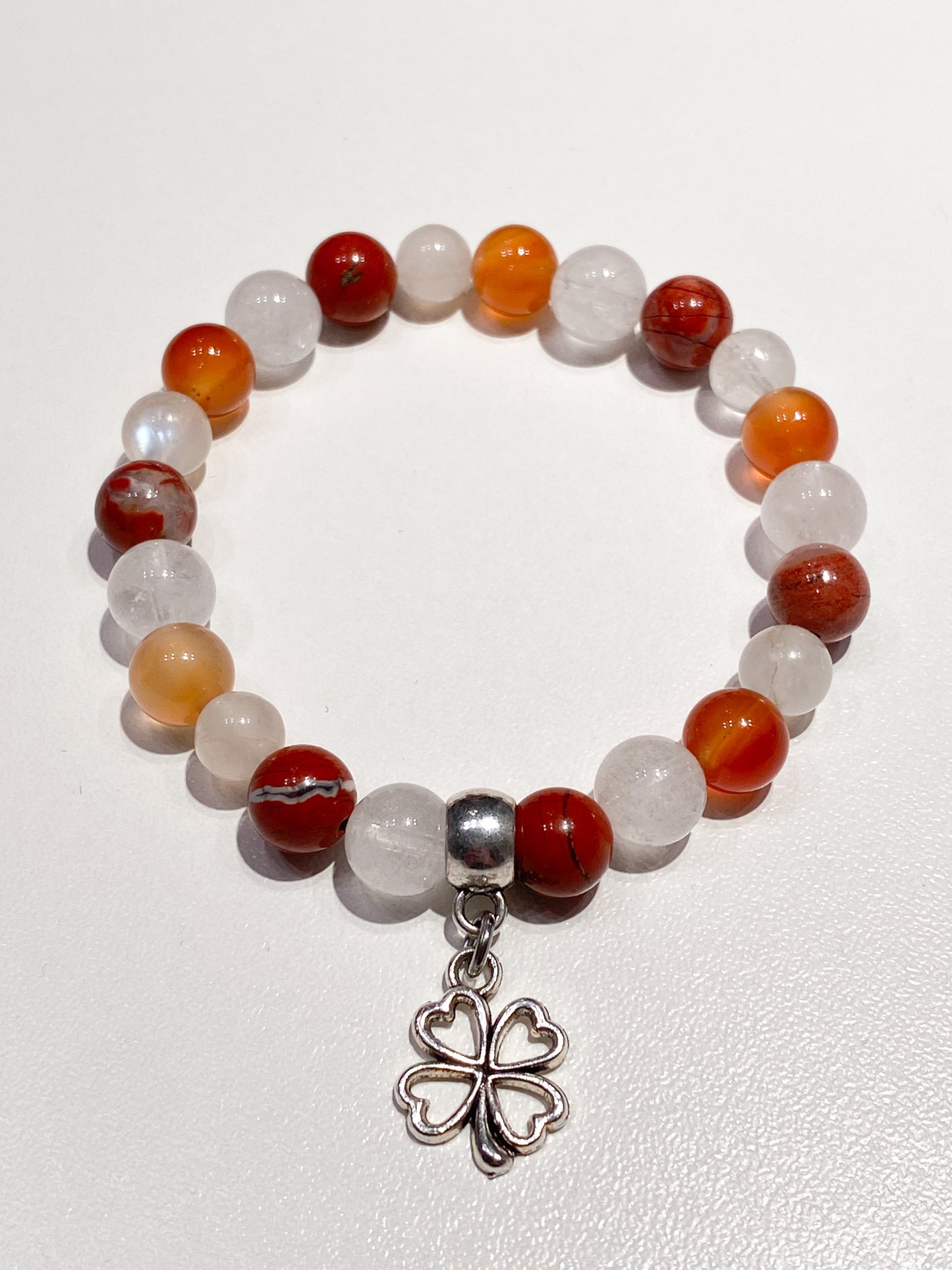 Fertilité épanouie : Bracelet pierre de lune, jaspe rouge, cristal de roche et cornaline