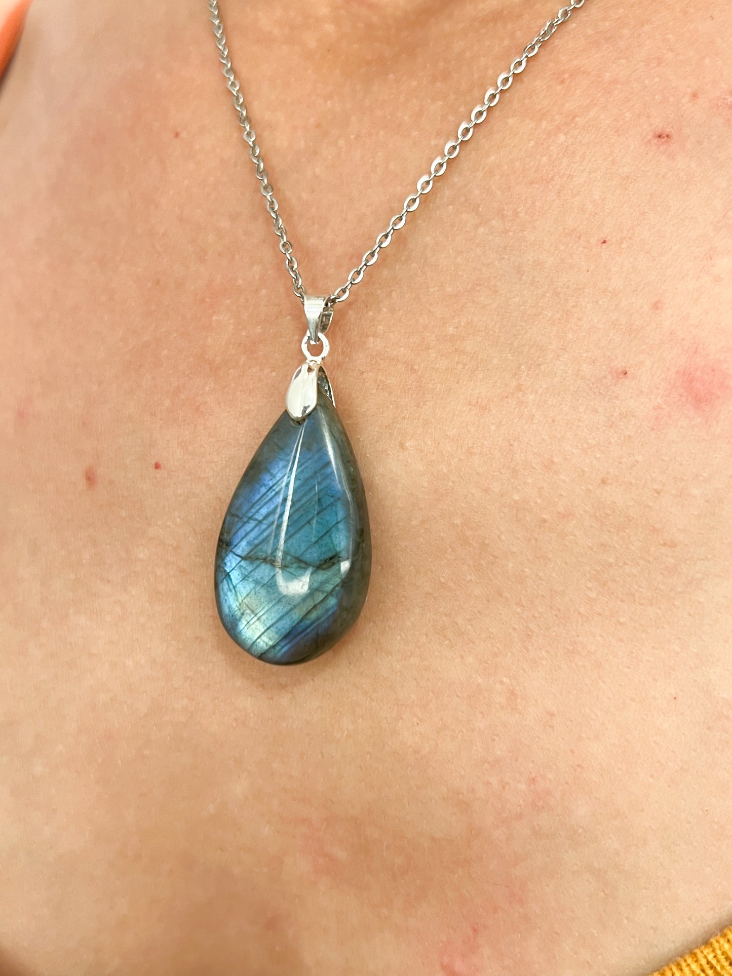 Collier Pierre Labradorite Naturelle – Protection & Lumière sur Acier Argenté