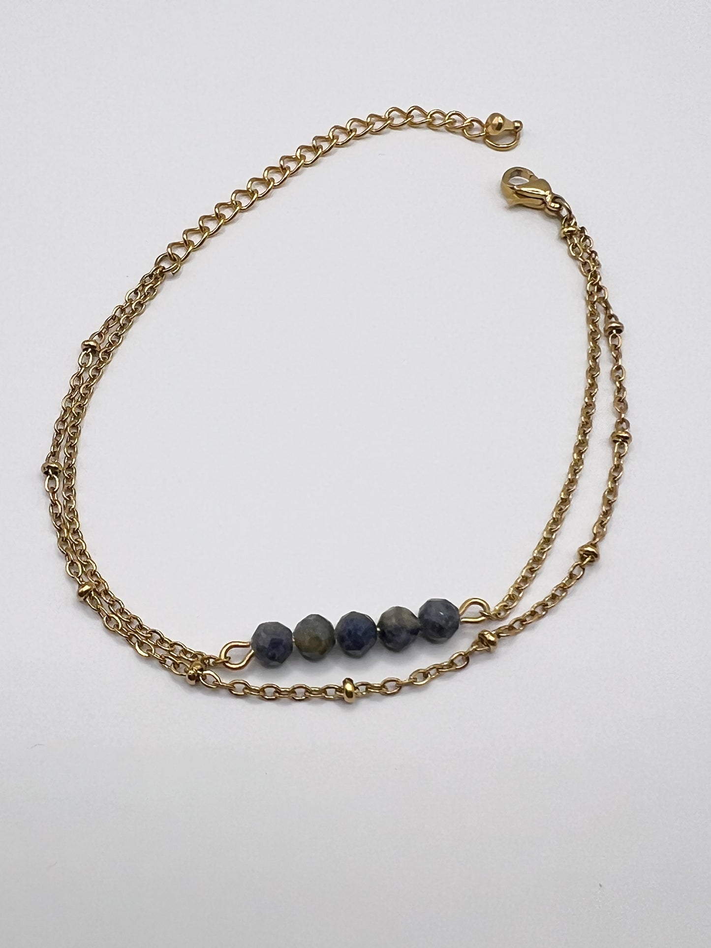 Bracelet Saphir Double Rang en Acier Doré – Élégance, Protection & Énergie