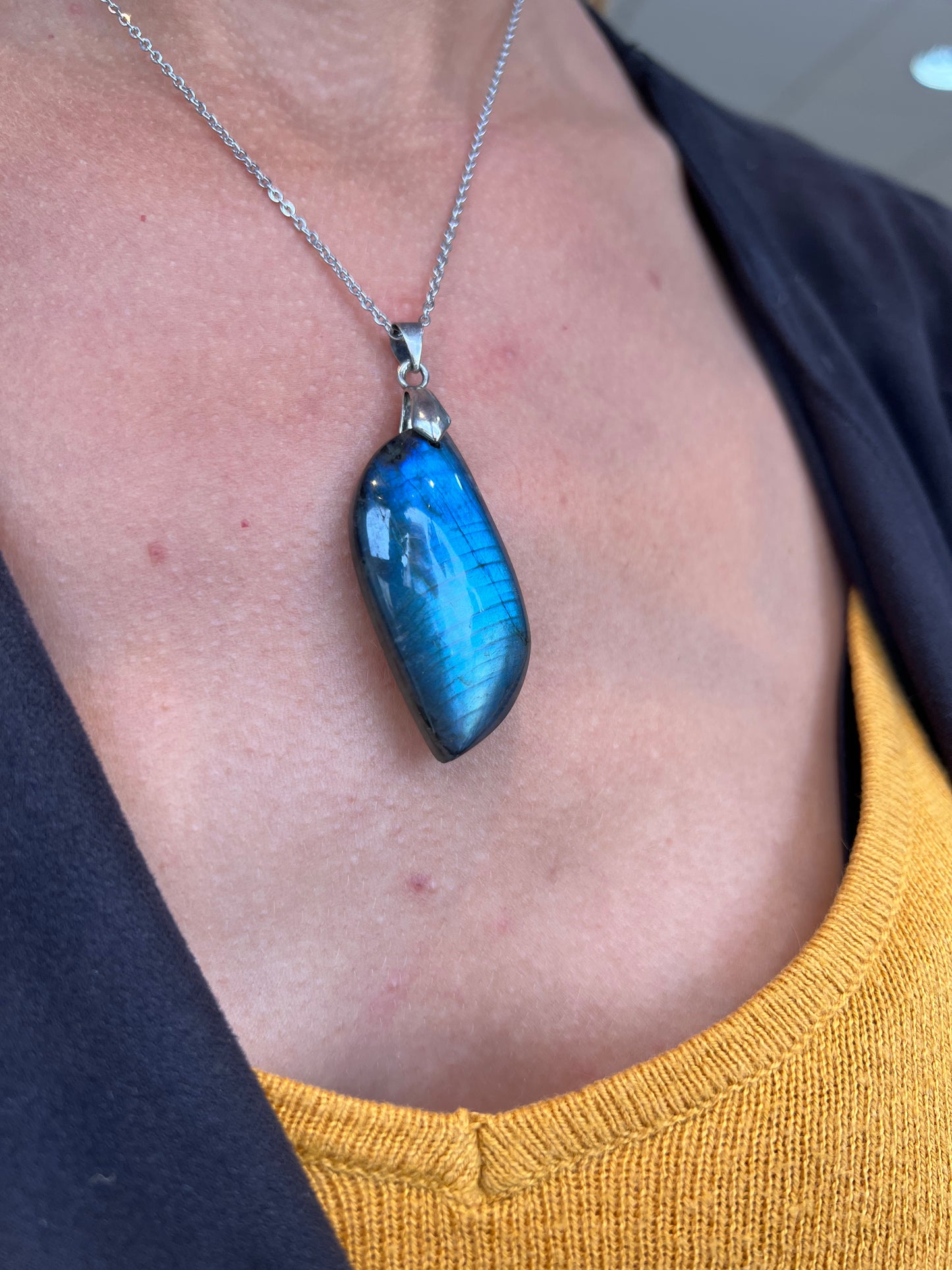 Collier LBijou Labradorite – Collier Pierre Naturelle Protectrice | Design Minimaliste et Spirituel