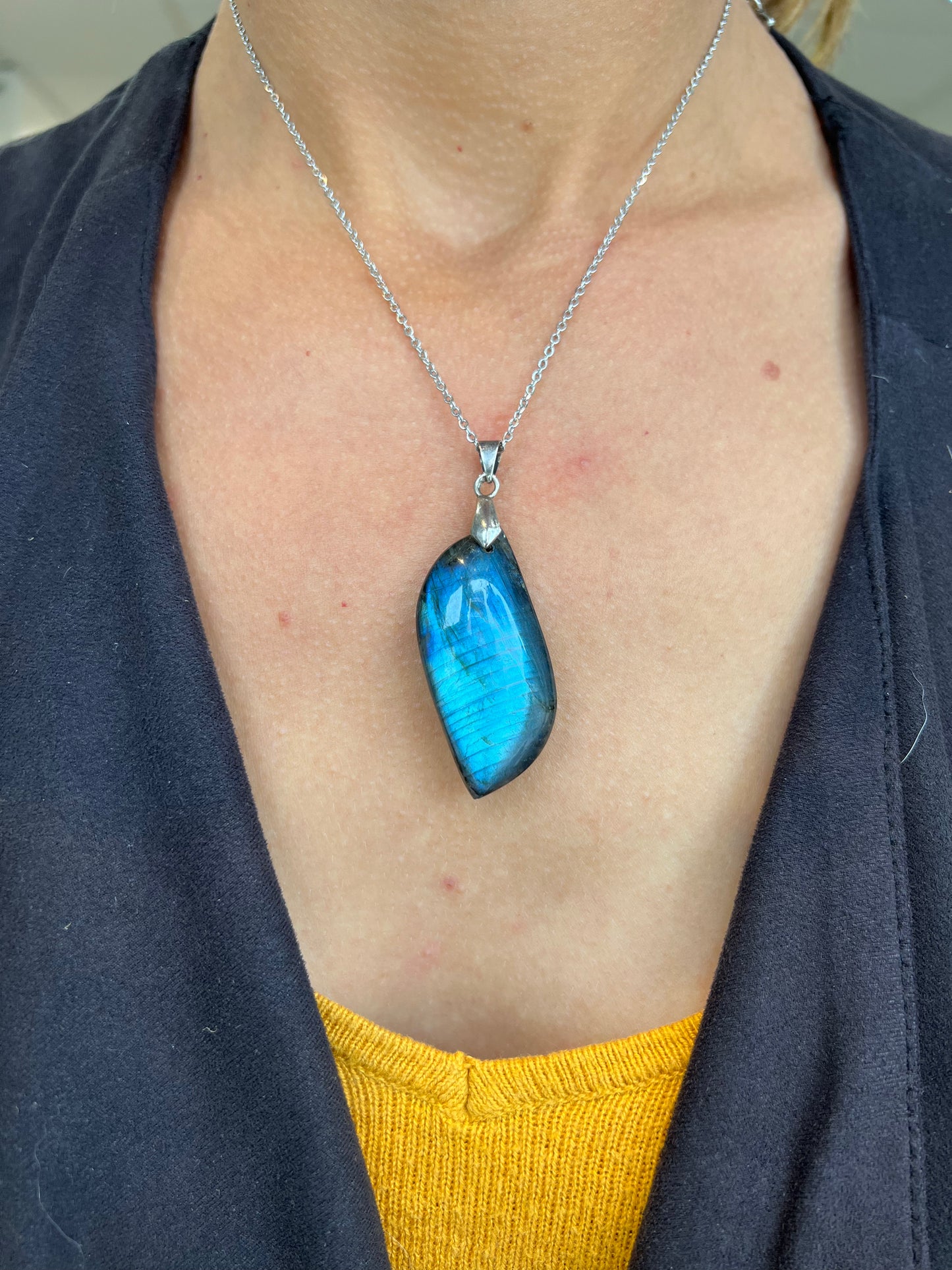 Collier LBijou Labradorite – Collier Pierre Naturelle Protectrice | Design Minimaliste et Spirituel