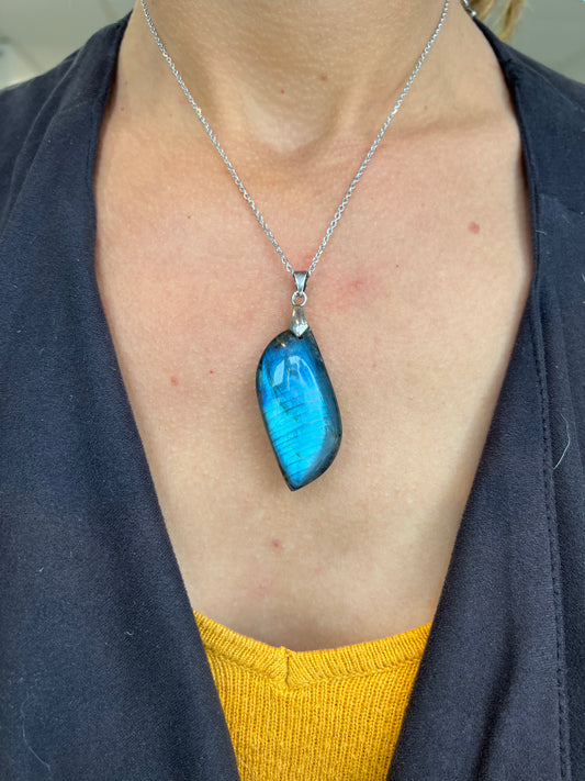 Collier LBijou Labradorite – Collier Pierre Naturelle Protectrice | Design Minimaliste et Spirituel