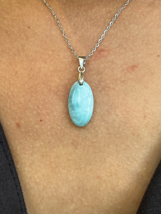 Collier en Larimar Naturel – Pierre Bleue Apaisante et Énergétique