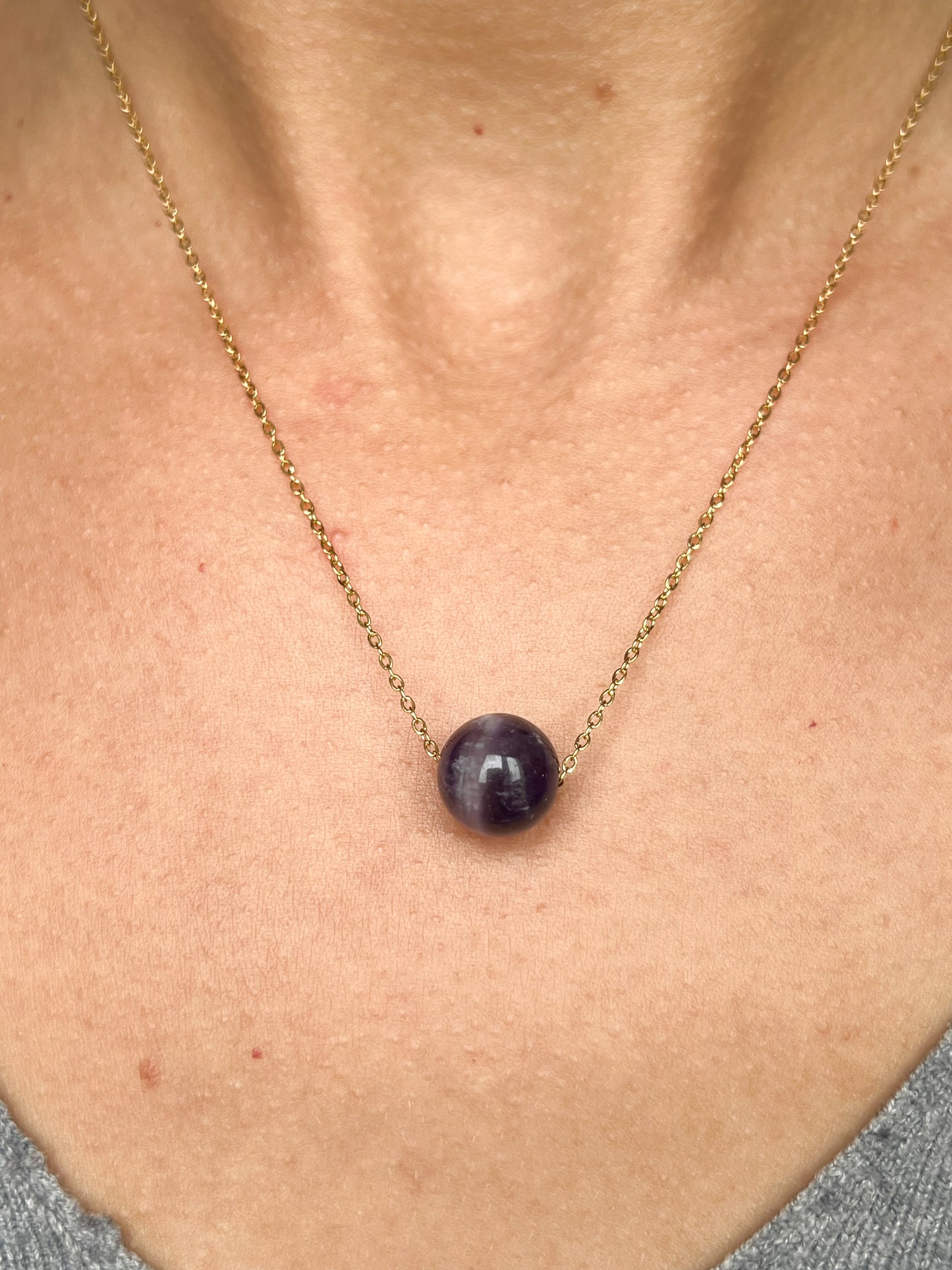 Collier en Améthyste & Acier Inoxydable Doré – Élégance, Calme & Énergie Positive