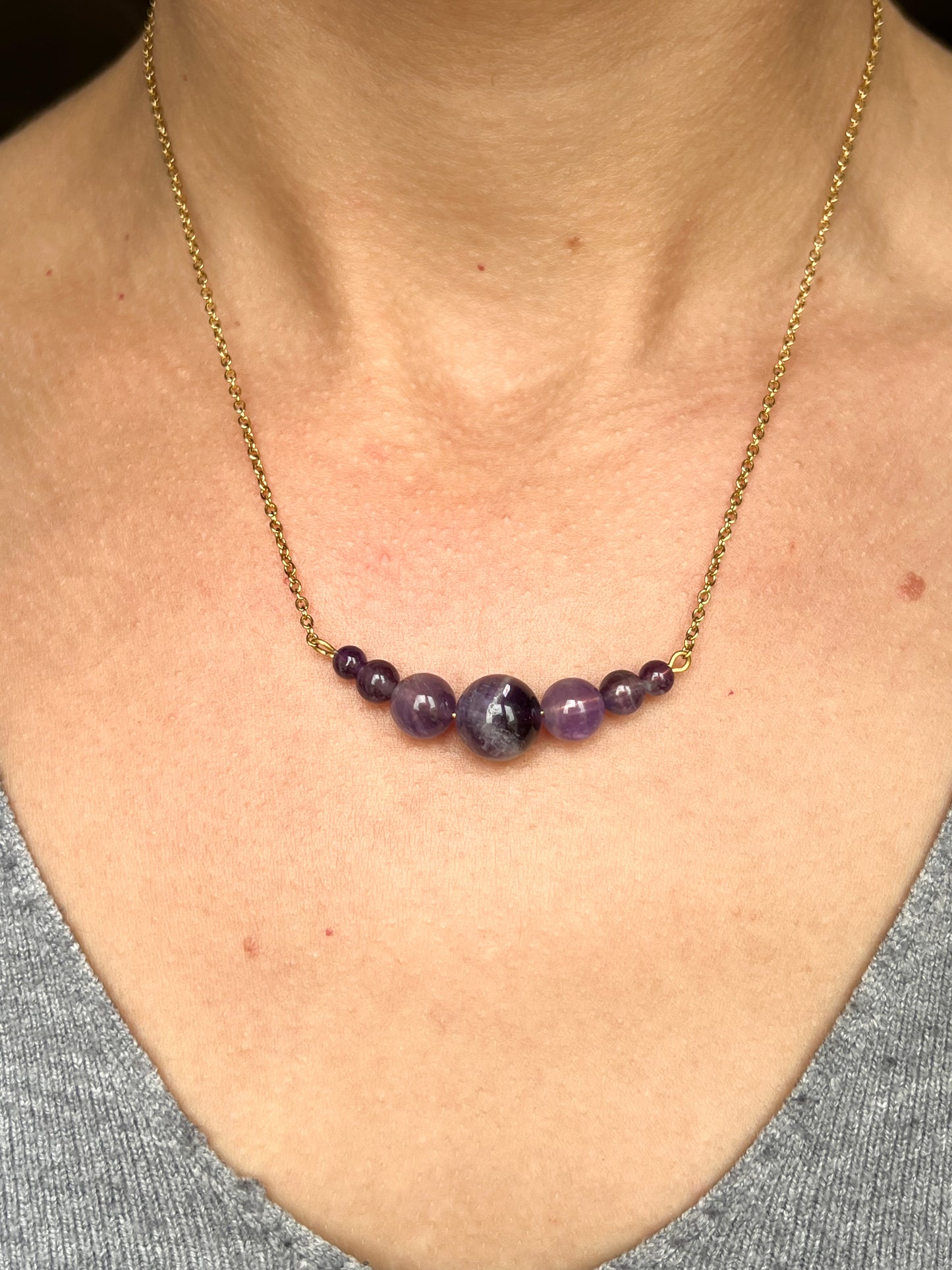 Collier Améthyste Doré – Pierre Naturelle de Sérénité, Protection & Harmonie Intérieure