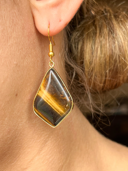 Boucles d'Oreilles Œil de Tigre en Acier Inoxydable Doré – L'Accessoire Parfait