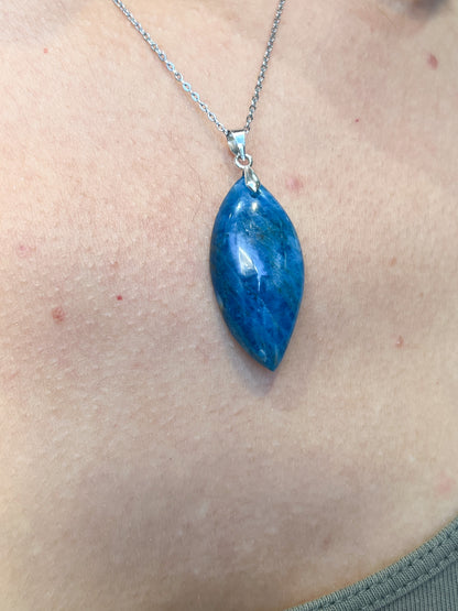 Collier Apatite Bleue – Bijou Femme Acier Argenté – Clarté Mentale & Sérénité