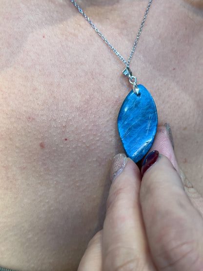 Collier Apatite Bleue – Bijou Femme Acier Argenté – Clarté Mentale & Sérénité