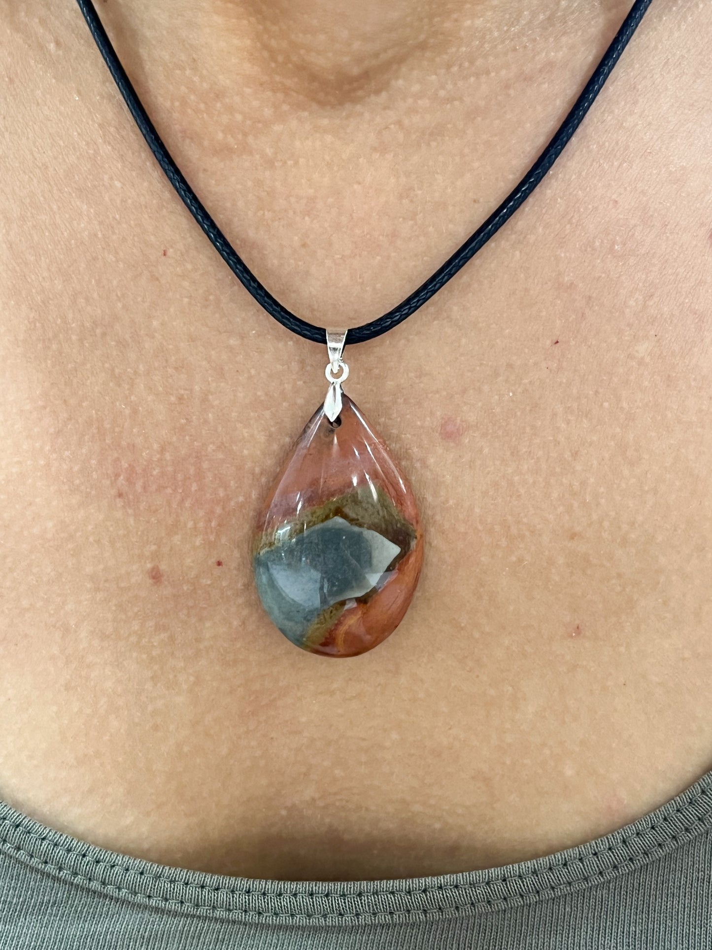 Collier Pierre Jaspe Polychrome – Protection, Force & Stabilité Émotionnelle