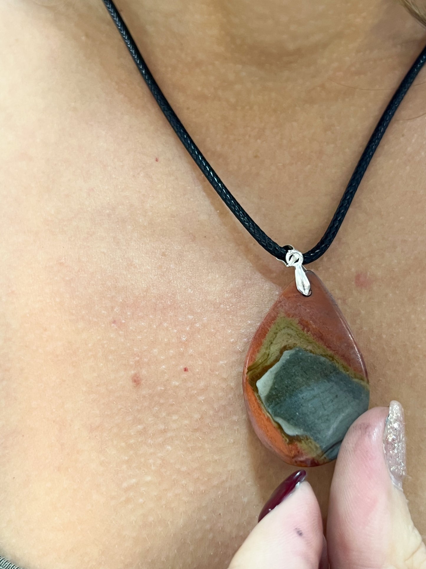 Collier Pierre Jaspe Polychrome – Protection, Force & Stabilité Émotionnelle