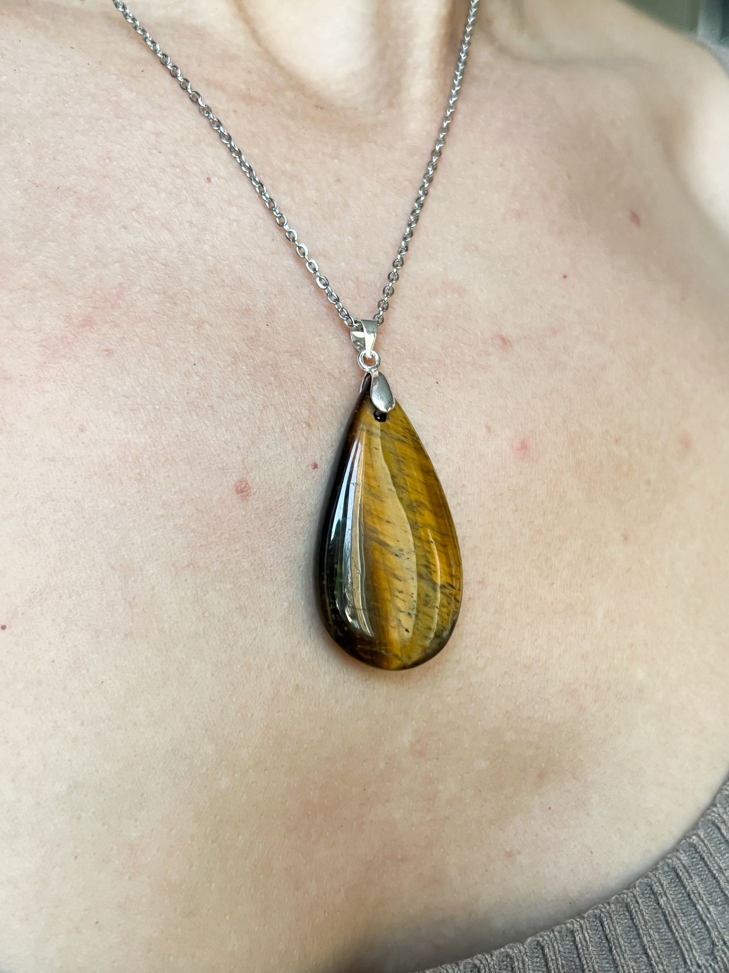 Collier Pierre Œil de Tigre – Force, Confiance & Style | Acier Argenté